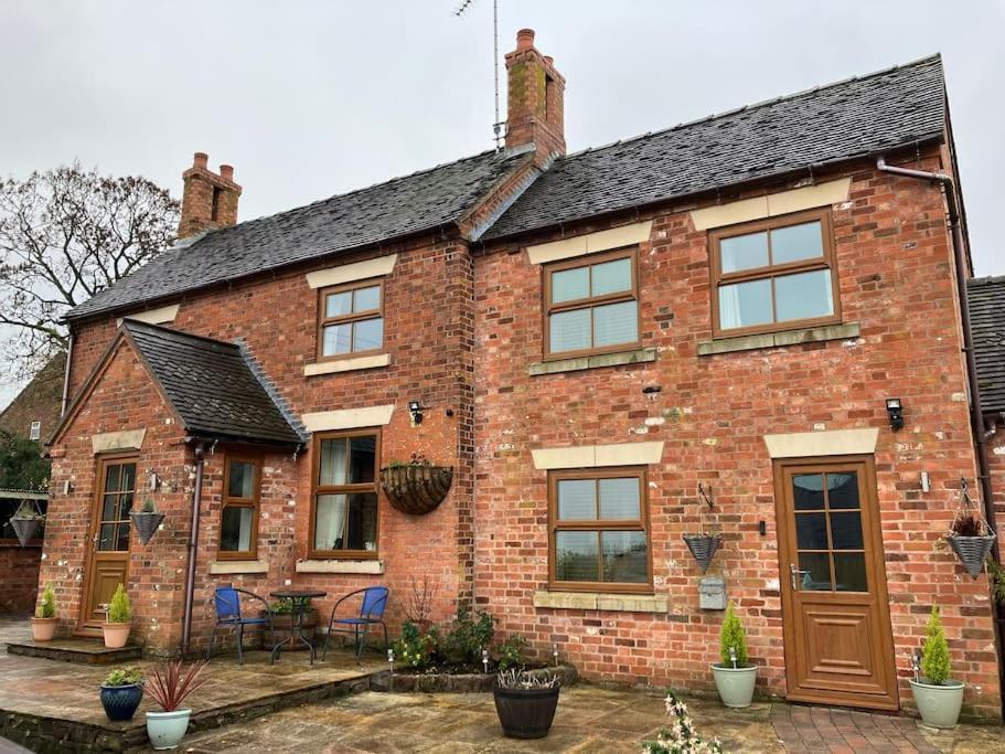 Woodbine Cottage-Part Of Alton Cottages 外观 照片