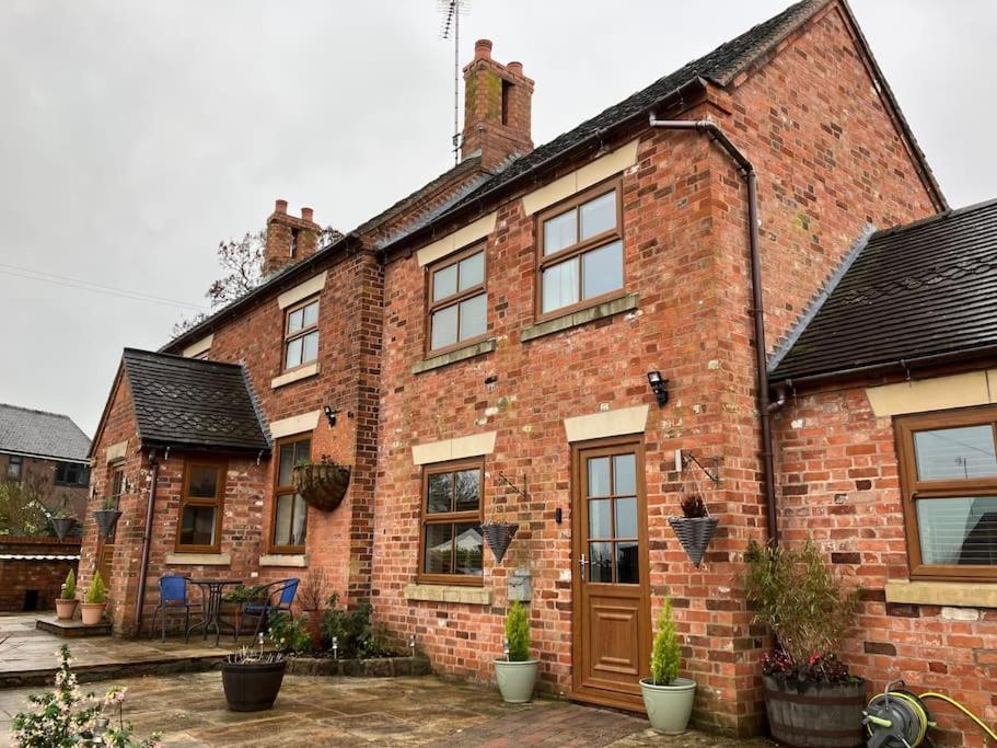 Woodbine Cottage-Part Of Alton Cottages 外观 照片